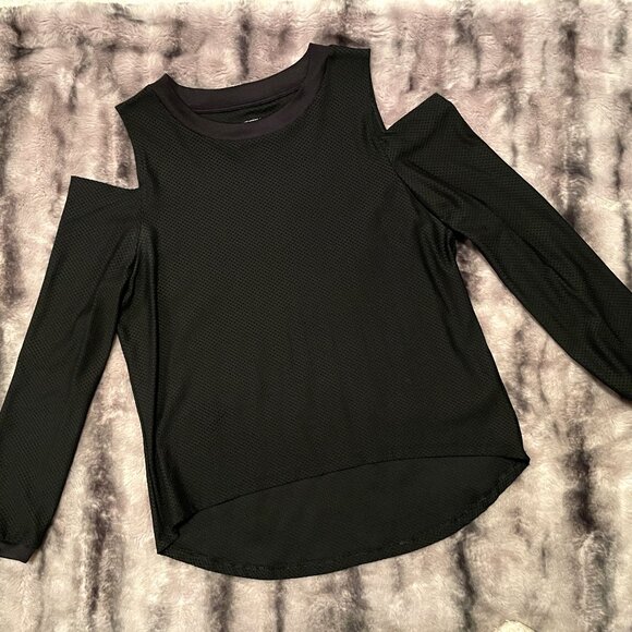 HPE Women's Medium LS Black Glide Cold Shoulder Workout Top NWOT - Picture 1 of 9